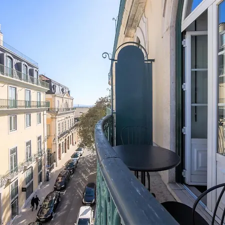 Nomad's Fine Arts In Chiado Lisbon