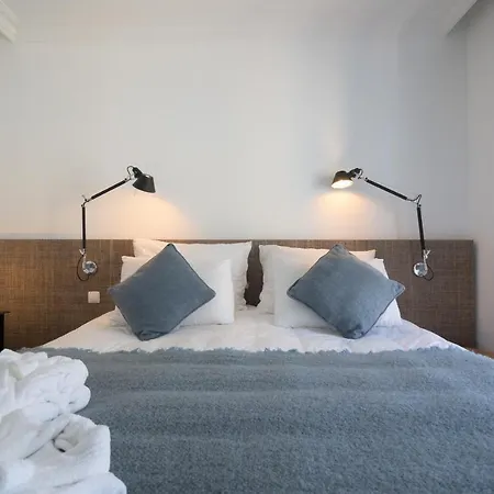 Nomad's Fine Arts In Chiado Apartment